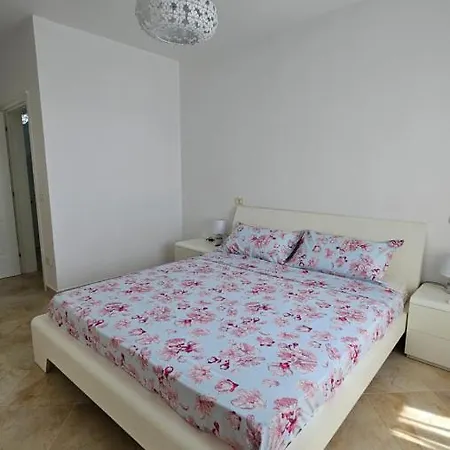 Apartment Sea